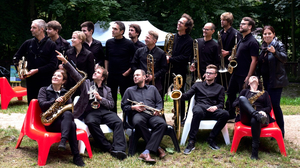 Bigband im Skulpturengarten
